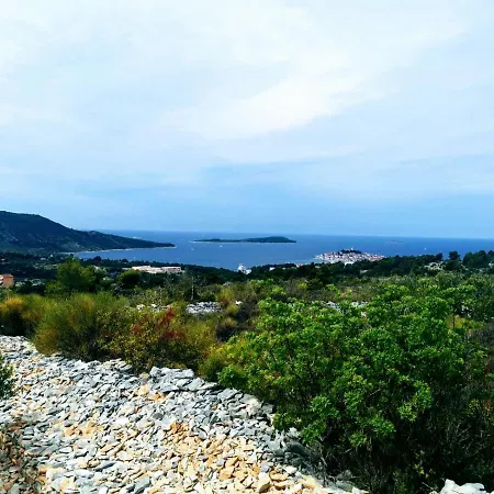 Robinzonski Smjestaj Tiha Draga Kır Evi Primošten