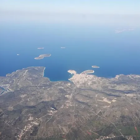 Robinzonski Smjestaj Tiha Draga Primošten