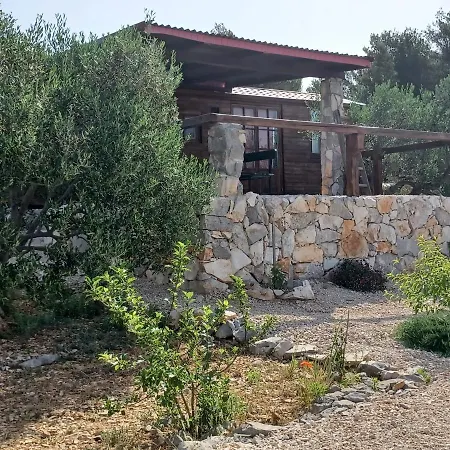 Robinzonski Smjestaj Tiha Draga Country house
